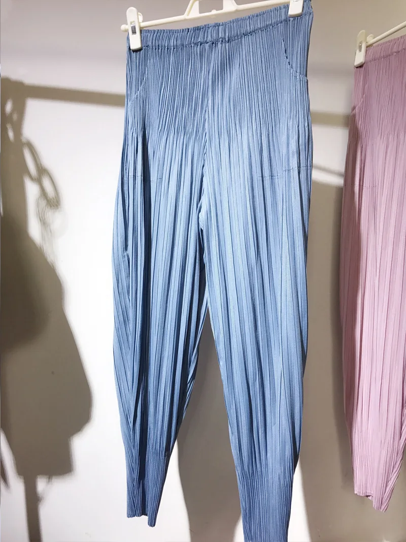 Miyake плиссированные шаровары летние новые свободные Большие размеры женские модные дикие шаровары девять штанов