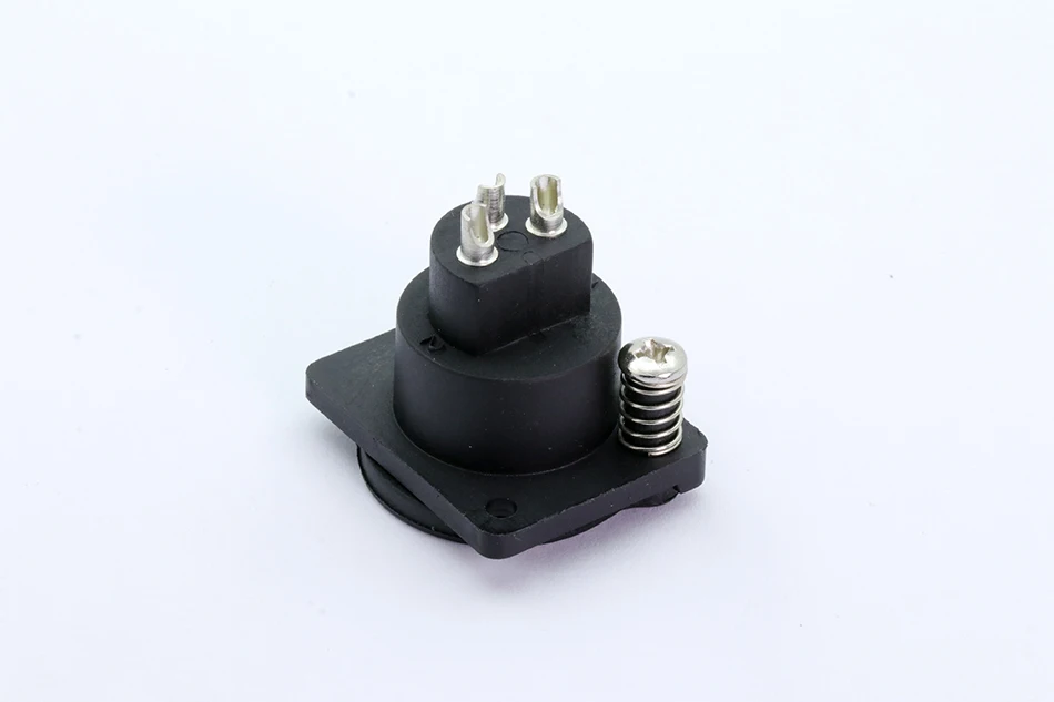 XLR FEMALE ROCKET (1)