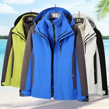 New Windbreaker , Outdoor Plus Velvet Jacket , Cold-proof Clothing , Two - Piece Warm Jacket , Three - in - One Overalls Fleece