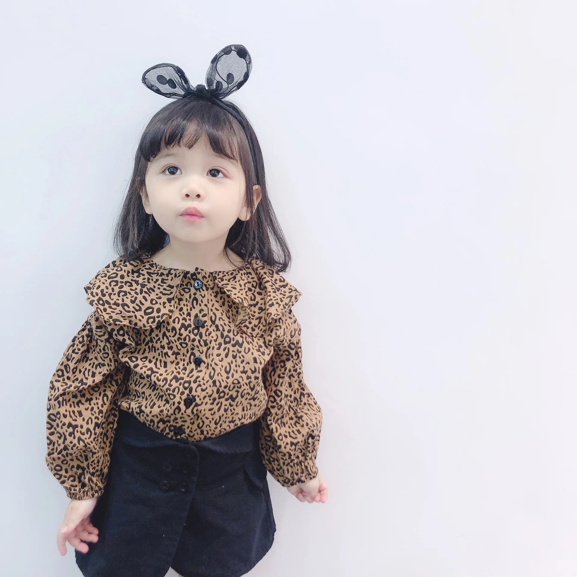 Г. Осень-зима, новые продукты, рубашка с леопардовым узором новые стильные модные детские топы в Корейском стиле с большим гофрированным воротником для девочек