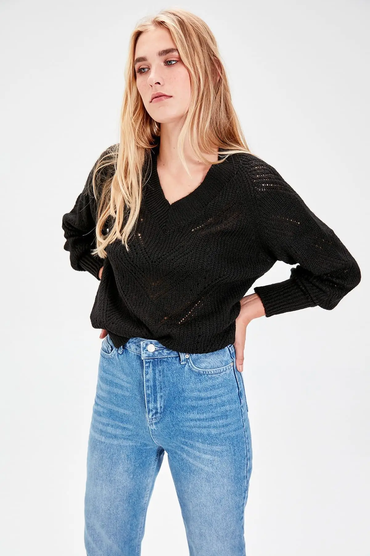 

Trendyol Black Bubble Sleeves and Mesh Detaylı Knitwear Sweater TWOAW20ZA0035