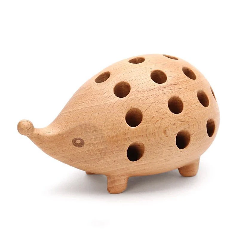 Billige Nordic Kunst und Handwerk Studio Dekoration kinder Federhalter Massivholz Carving Hedgehog Dekoration Kleine Geschenk