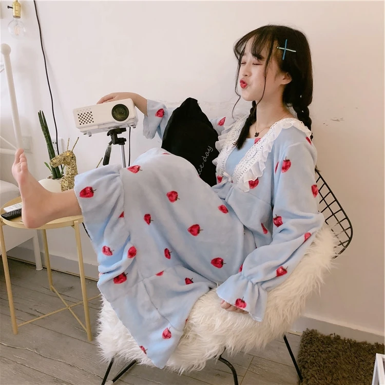Winter Women Ruffle Long Print Nightgowns Warm Thick Flannel Nightgowns Female Velvet Lace Patchwork Sleepshirts Nightdress 1706