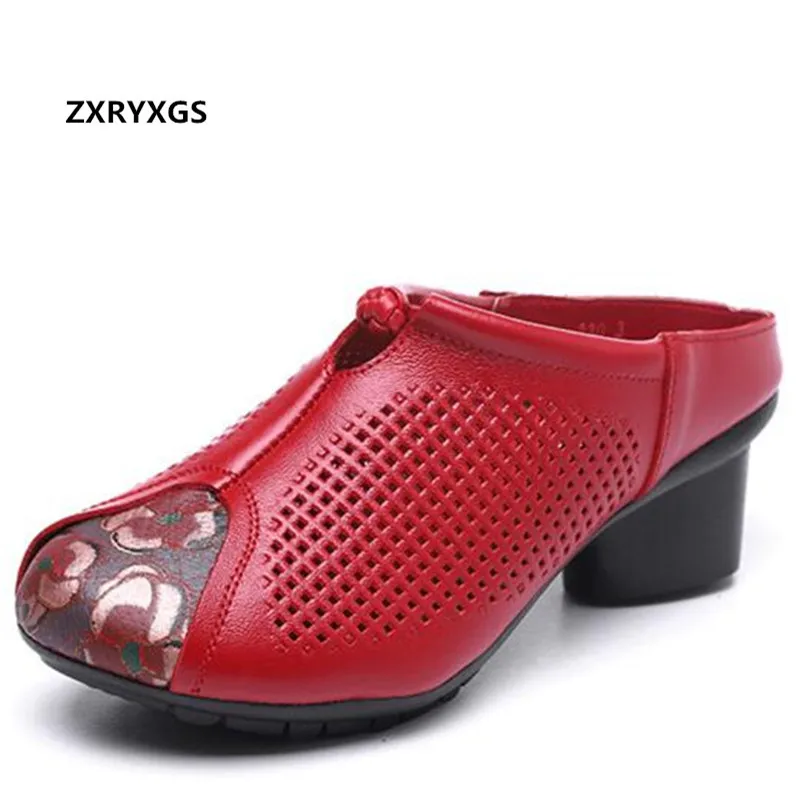 

2022 New Summer Top Cowhide Round Toe Printing Hollow Leather Slippers Fashion Sandals Thick Heel Soft Sole Women Sandals Shoes
