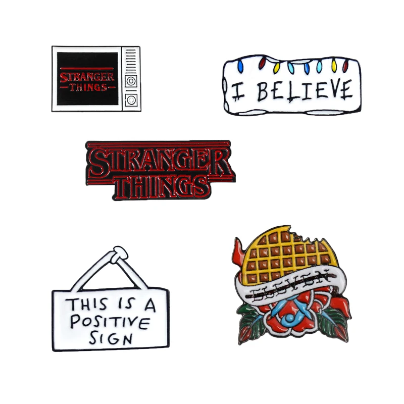 Брошь с надписью очень странные дела|Броши| |
