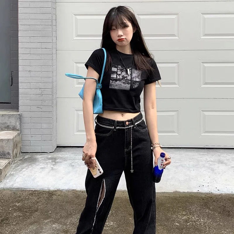 black graphic crop tee