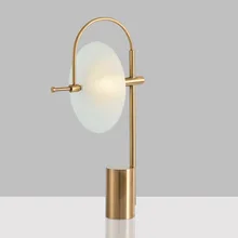 Роскошный светильник, настольная лампа, Скандинавская модель отеля, металлическая декоративная настольная лампа для гостиной, спальни, для учебы, Золотая настольная лампа