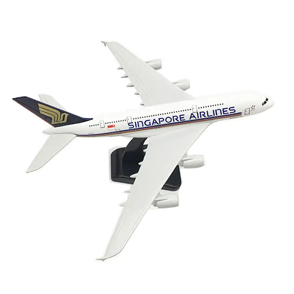 singapore airlines toy plane