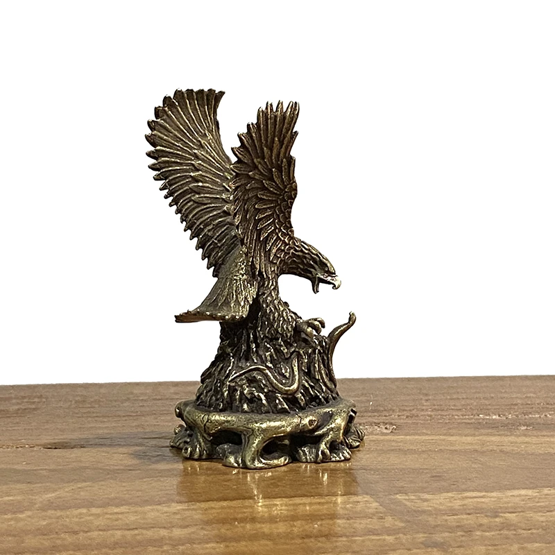 Antique Solid Copper Ornaments Bronze Flying Eagle Statue Brass Miniatures Figurines Home Decorations Office Desk Decor Tea Pets ornament crafts miniature figurines