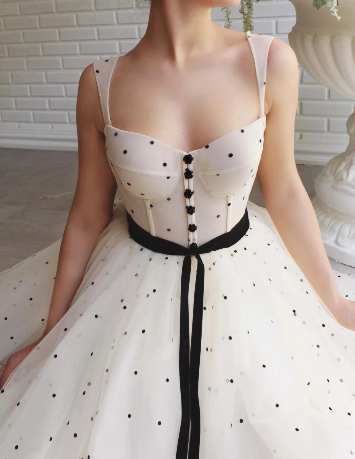 Элегантное кремовое Тюлевое платье BridalAffair с черными горошинами для выпускного