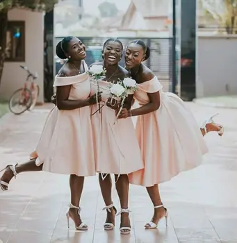

Vintage African Off Shoulder A-Line Tulle Bridesmaid Dresses with Pockets Tea Length Custom Corset Back Wedding Party Dresses