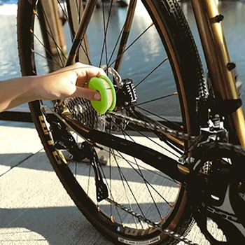 

Bike Chain Oiler Motorcycle Bicycle Chain Refueling Tool Lubrication Maintenance Device ABS Chain Roller Type Chain Oiler