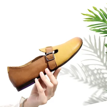 

2018 autumn new fashion simple color matching soft soles flat shoes women leather comfortable retro style casual shoes.