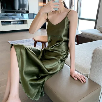 

Green Gloss European and American Temperament Commuter 2020 New Diagonal Cut Sexy Strapless Strap Dress Female Summer