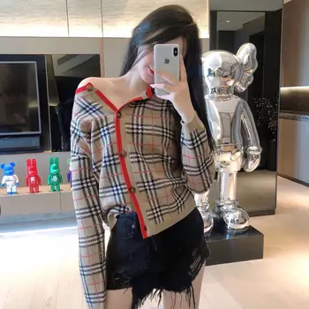 

High Quality Early Autumn Net Red New B Classic Plaid round Neck Cardigan Elegant Outdoor Korean Style Sweater Coat
