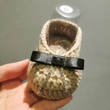 

Hand woven little lady with diamond gorgeous early spring single shoes baby walking shoes