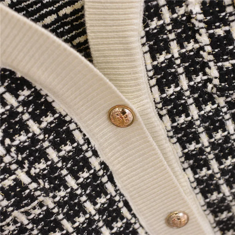 11864824803_718318349