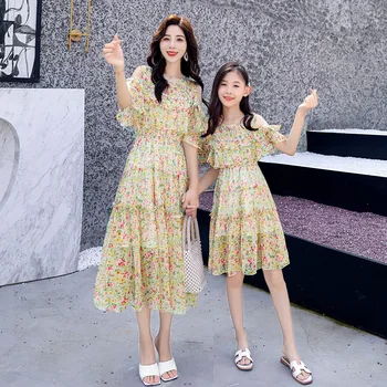 

2029 summer wear, children's dress, mother daughter dress, sweet tiktok, high-end beach, flower skirt, red and jitter.
