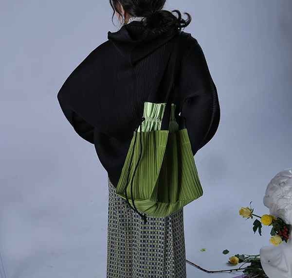 Miyake/дизайнерская плиссированная куртка с капюшоном; куртка на молнии;