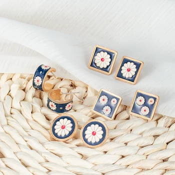 

Korean Cute Vintage Flower Enamel Square Round Glaze Stud Earrings For Women Fashion Boucle d'oreille Brincos 2020 Jewelry