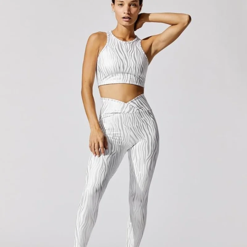 Bronzing Striped Gym Training Set Women Sportwear Workout Clothes Sport Suit for Fitness Sport Outfit Woman Yoga Set Active Wear