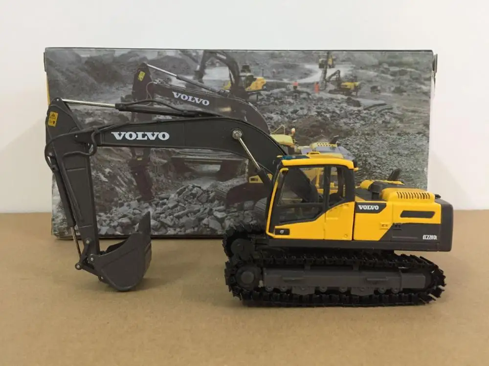 Volvo EC220DL Crawler Excavator Diecast Model 1/50 Scale Metal Tracks