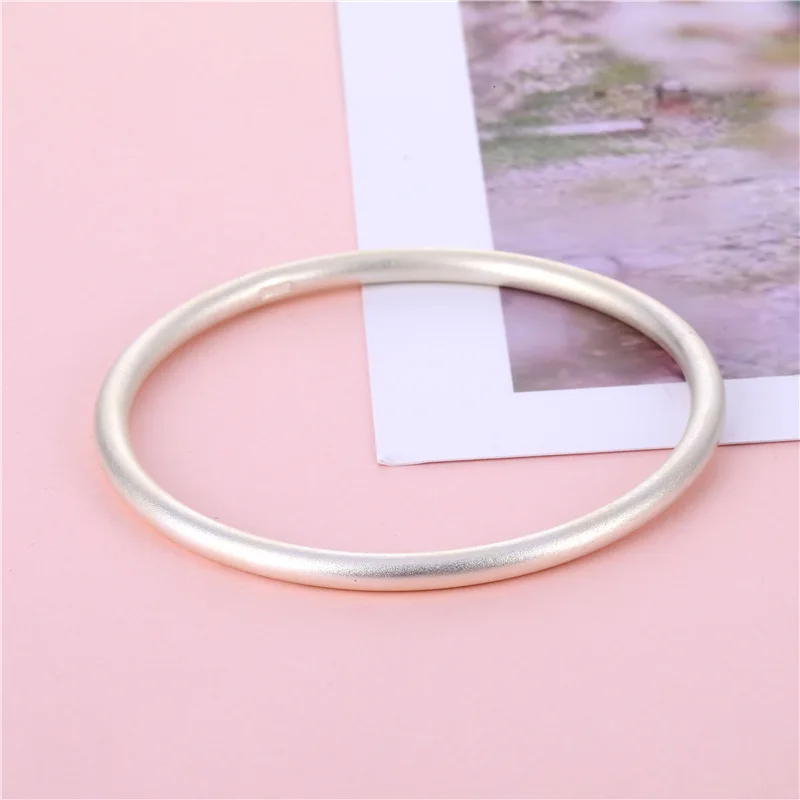 

S999 Pure Silver Ancient Silver Fashion Solid Closed Heritage Handmade Retro Women's Silver Bracelet
