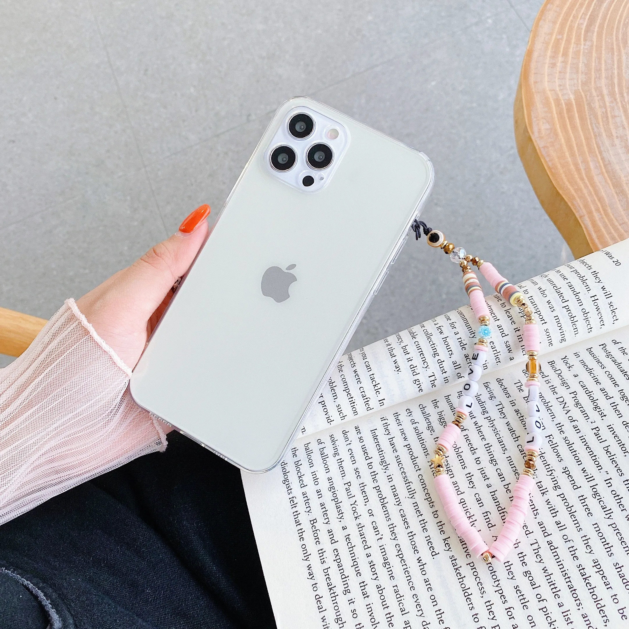 Colored Chain Beads Pendant Hand Strap Hang Case For iPhone 13 11 12 Pro X XR XS Max 7 8 Plus SE2 Mini Lanyard Charm Clear Cover iphone 13 pro max leather case