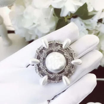 

New Arrival Pearl Enamel Camellia Brooches For Women Elegant Flower Pins Fashion Jewelry Coat Accessories Brooch