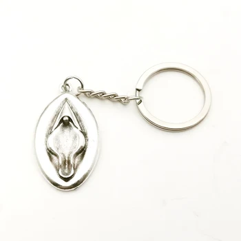 

Personalizeds Sexy Attractive Gift Hanging Female Genitals Keychain Metal Carving Female Genitals Jewelry Car Key Chain Charm