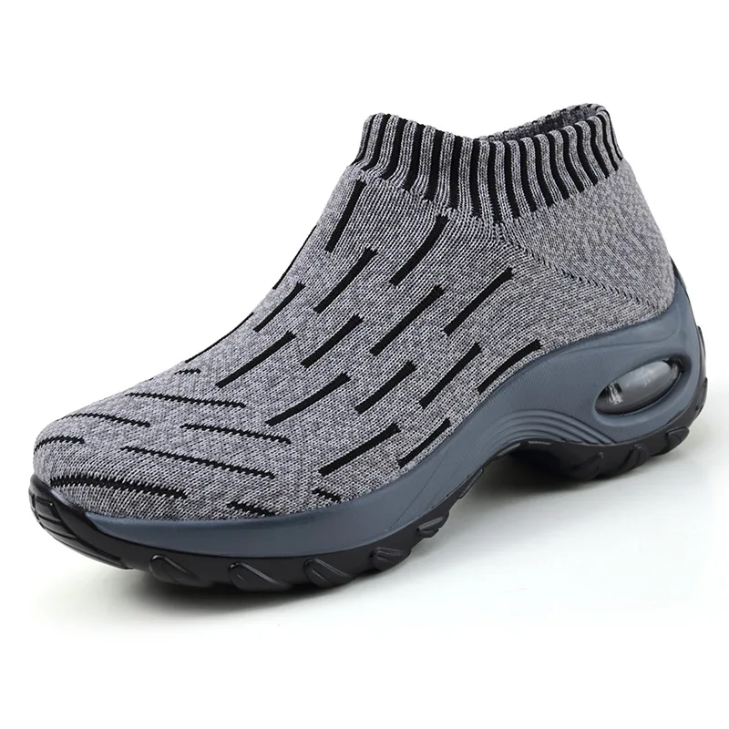 

2019 New Style Sports Shook Fly Netting Surface Breathable Dance Shoes Sports Footwear Foot Covering Elevator Shoes B999
