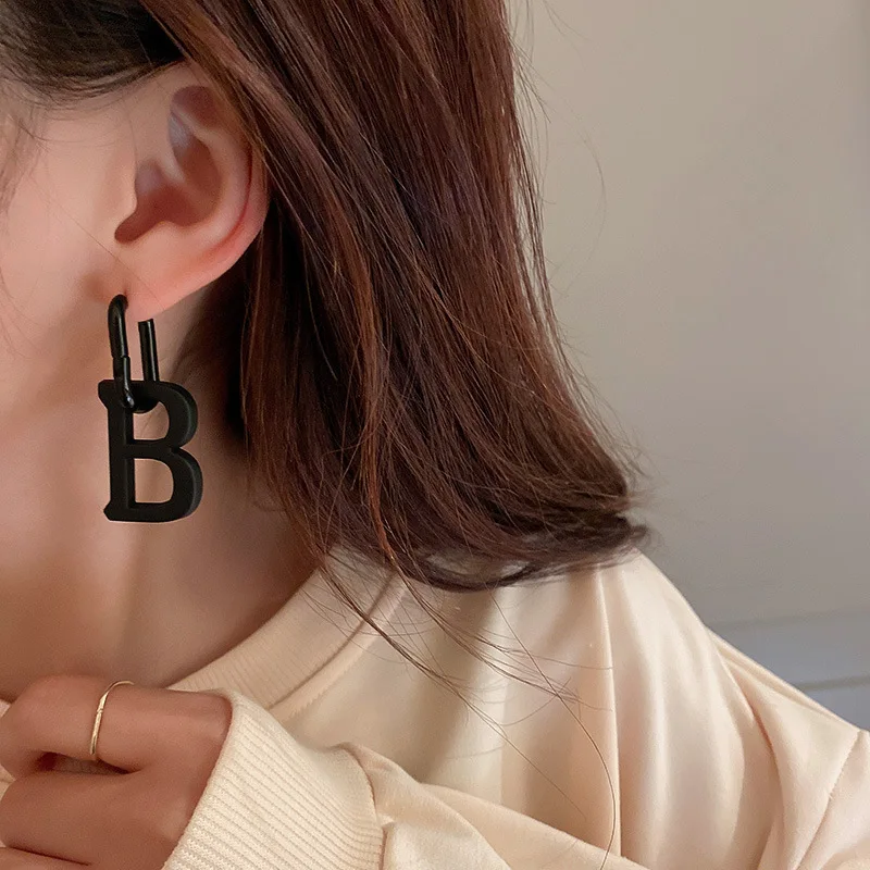 Dangle Earrings Japan Korean New Personality Fashion Letter B Statement Earrings For Women Nightclub Jewelry Trendy Alphabet Brincos Feminino