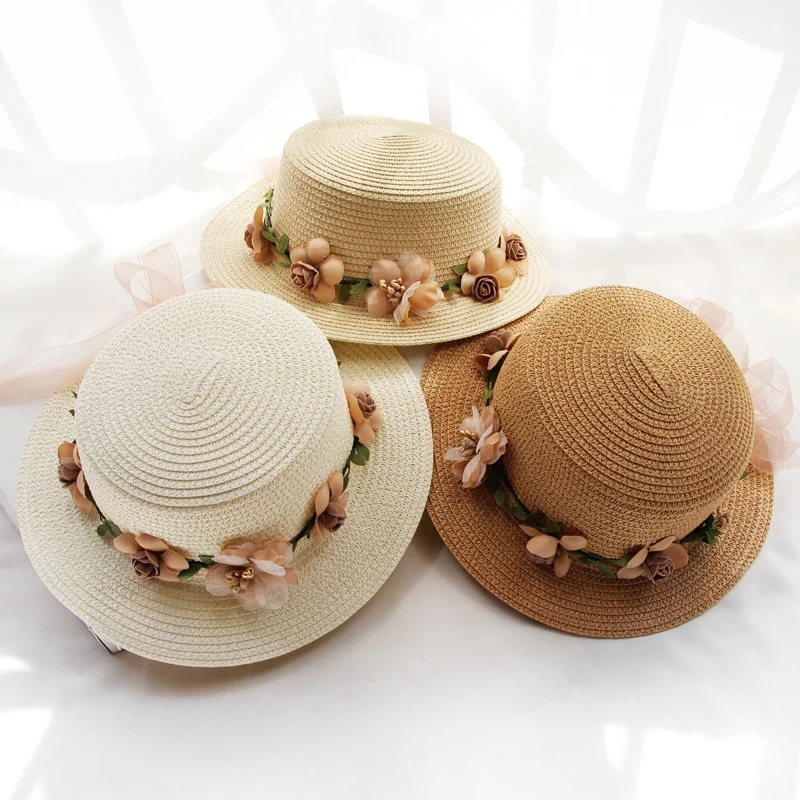 Genitore-bambino Estate Nuovo Cappello da sole da donna Cappello da pescatore in pizzo beige Bowknot Fiori Nastro piatto superiore Cappello di paglia Berretto da spiaggia Panama_voghion.com