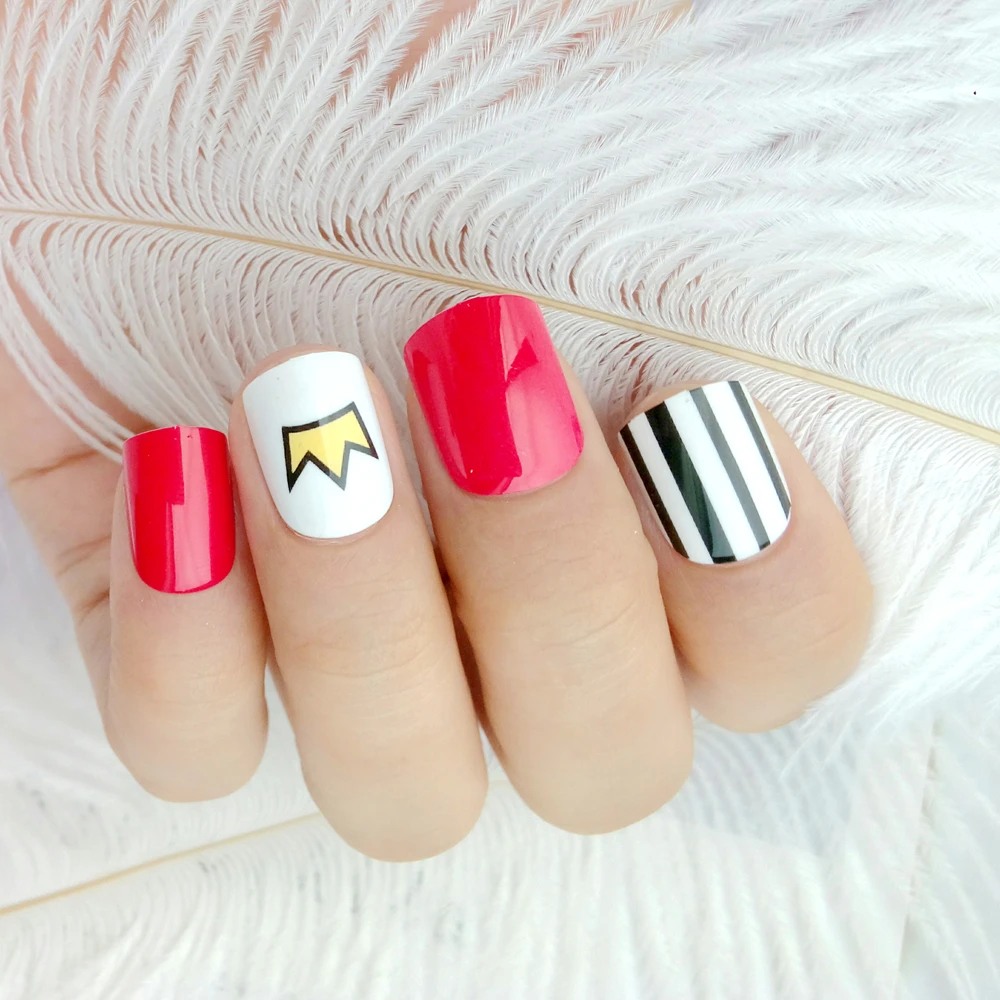 

Shiny Cartoon Artificial Fake Nails Short Red False Fingernails For Design DIY Full Cover Salon Tips Manicure Tool