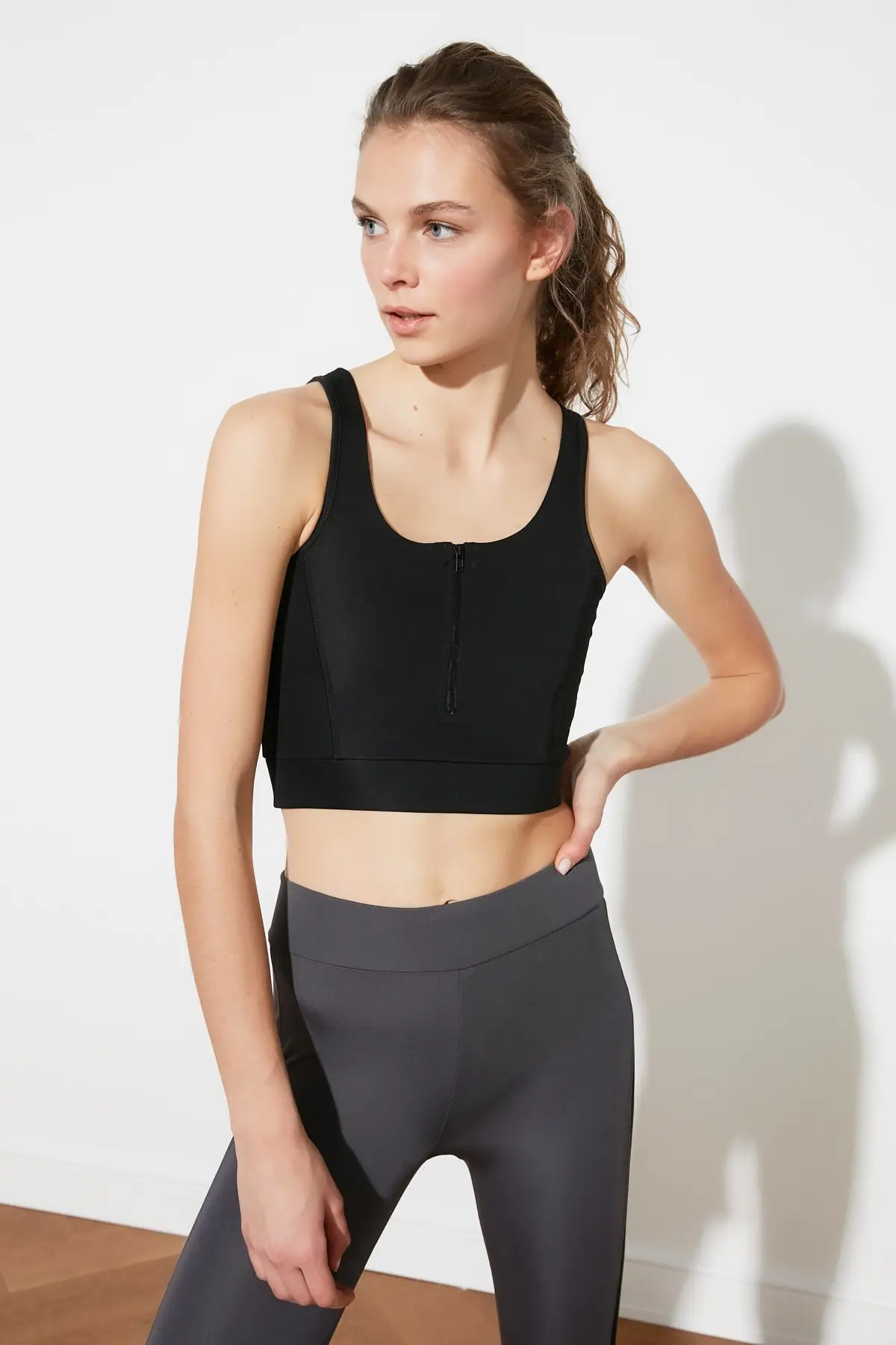 Спортивные топы на молнии TWOAW21SS0021 | Спорт и развлечения