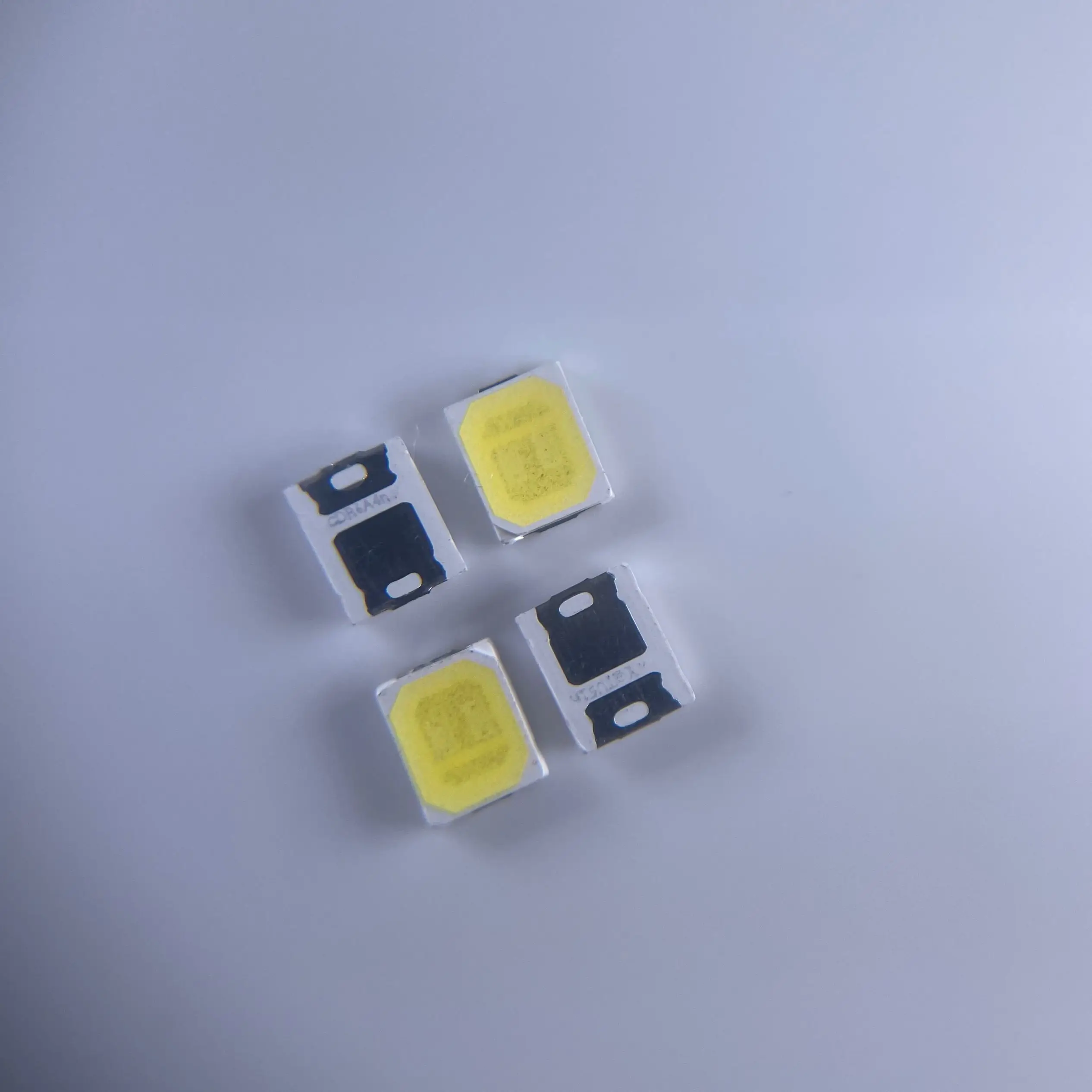 

4000 шт./рулон, 2835 Φ T5A31Y2 3V 0,5 W, Белый 6500K CRI80, фотодиод