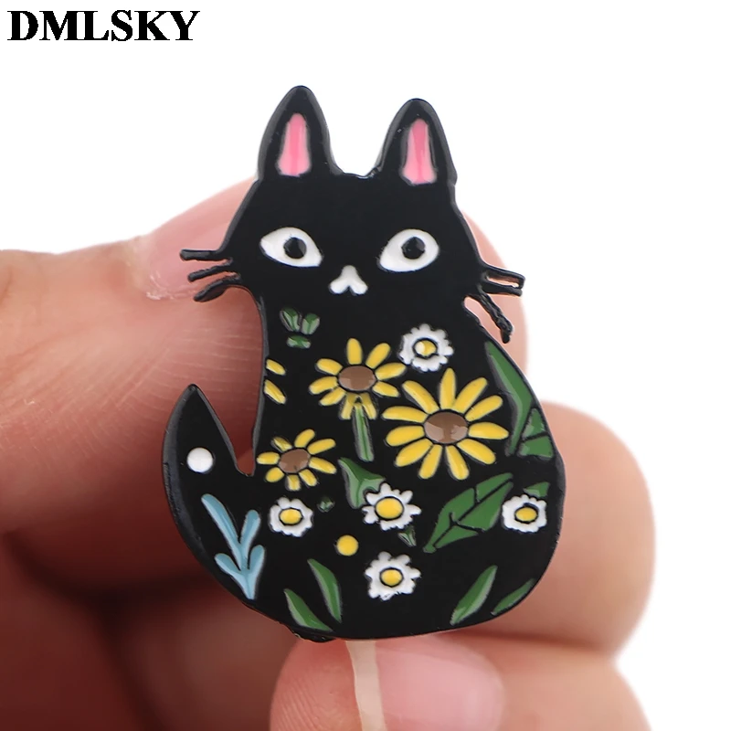 DMLSKY крутая черная кошка с цветком металлическая эмалированная брошь-кнопка симпатичный значок на булавке на шляпу, Мультяшные значки с принтом Значки для одежды M4029