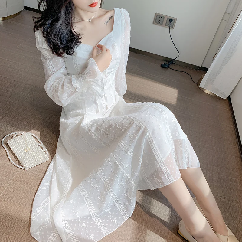 Spring and Autumn Retro Elegant Flare Sleeve Square Collar Waist Slim Long Lace Dress