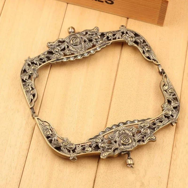 China Wholesale Size 16cm Antique Bronze Bag Frame Fashion Vintage Metal Purse Frame Bag Accessories Handle