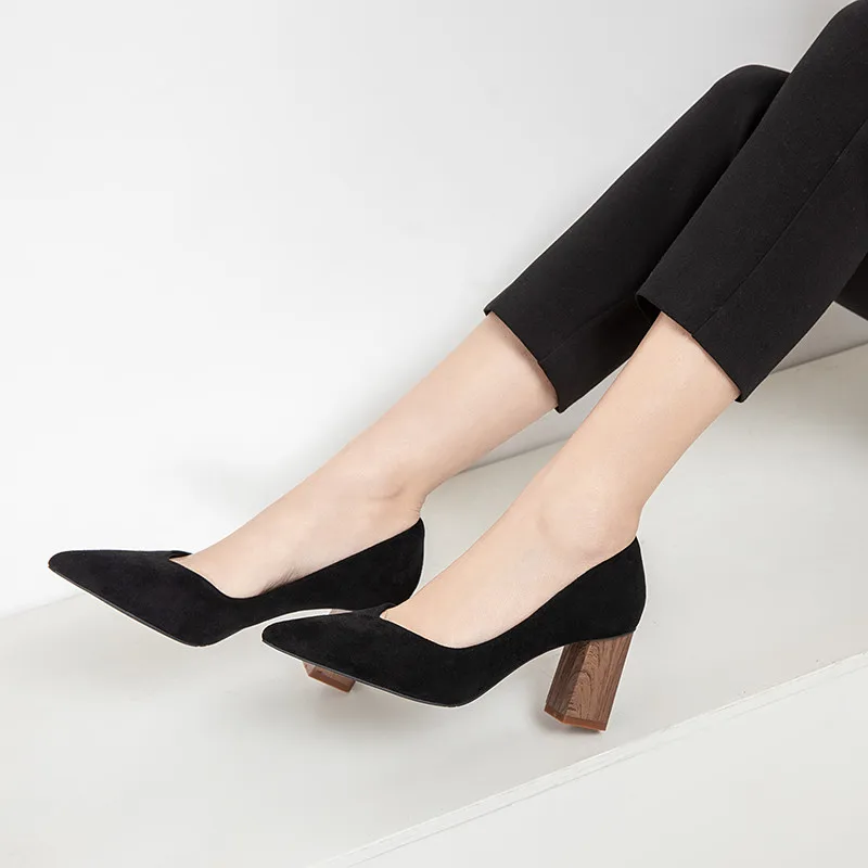 Толстом каблуке с узором «гусиная лапка» с закрытым носком; тонкие туфли Для женщин с заостренным носком, модные ботинки