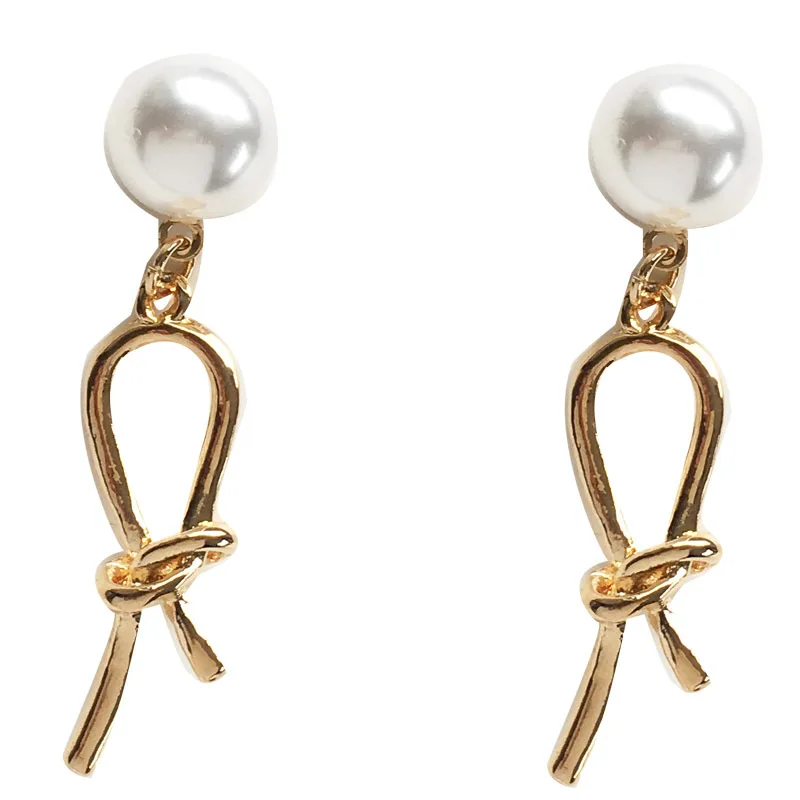 

Concise Small Imitation Pearls Bow-not Clip Earrings No Ear Hole Gold Color Cute Butterfly Tie Clip on Earrings No Pierced Ears