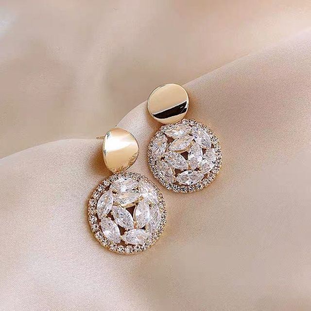fashion contracted Heart Pearl fine earrings joker sweet elegant temperament Women Drop earrings