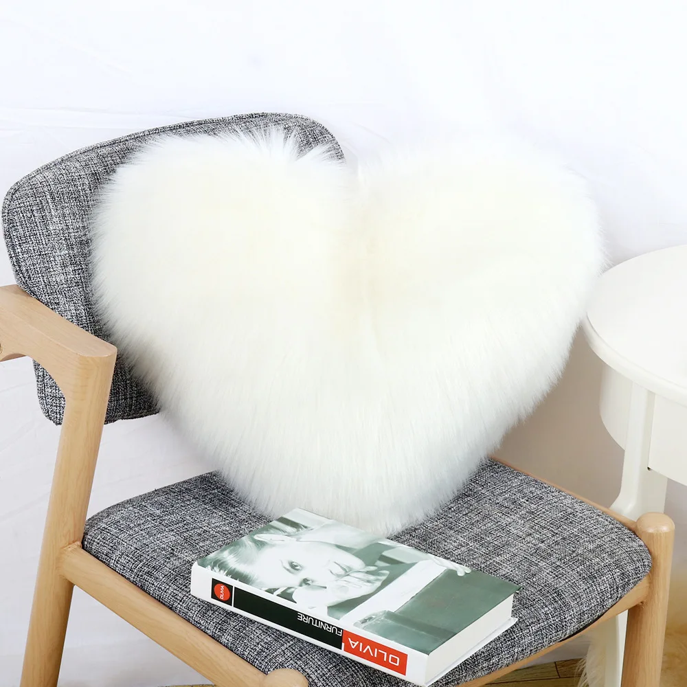 

Winter Soft Warm Plush Heart Cushion for Living Room Bed Room Love Shaped Fuzzy Chair Pillow Decorative Shaggy Floor Cushions