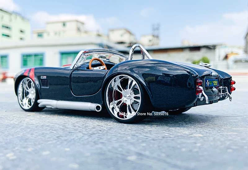 Maisto 1:24 Ford 1965 Shelby Cobra 427 simulation alloy car model crafts decoration collection toy tools gift