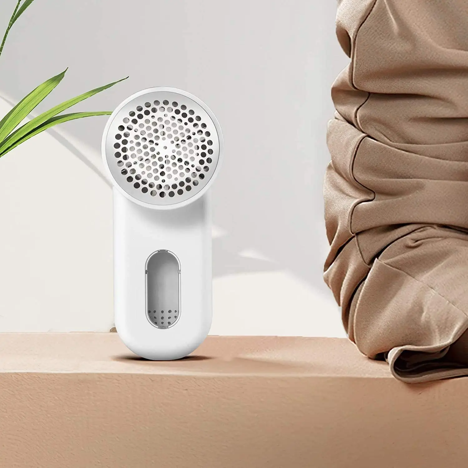 Рисунок 3 - Электрическая бритва для одежды