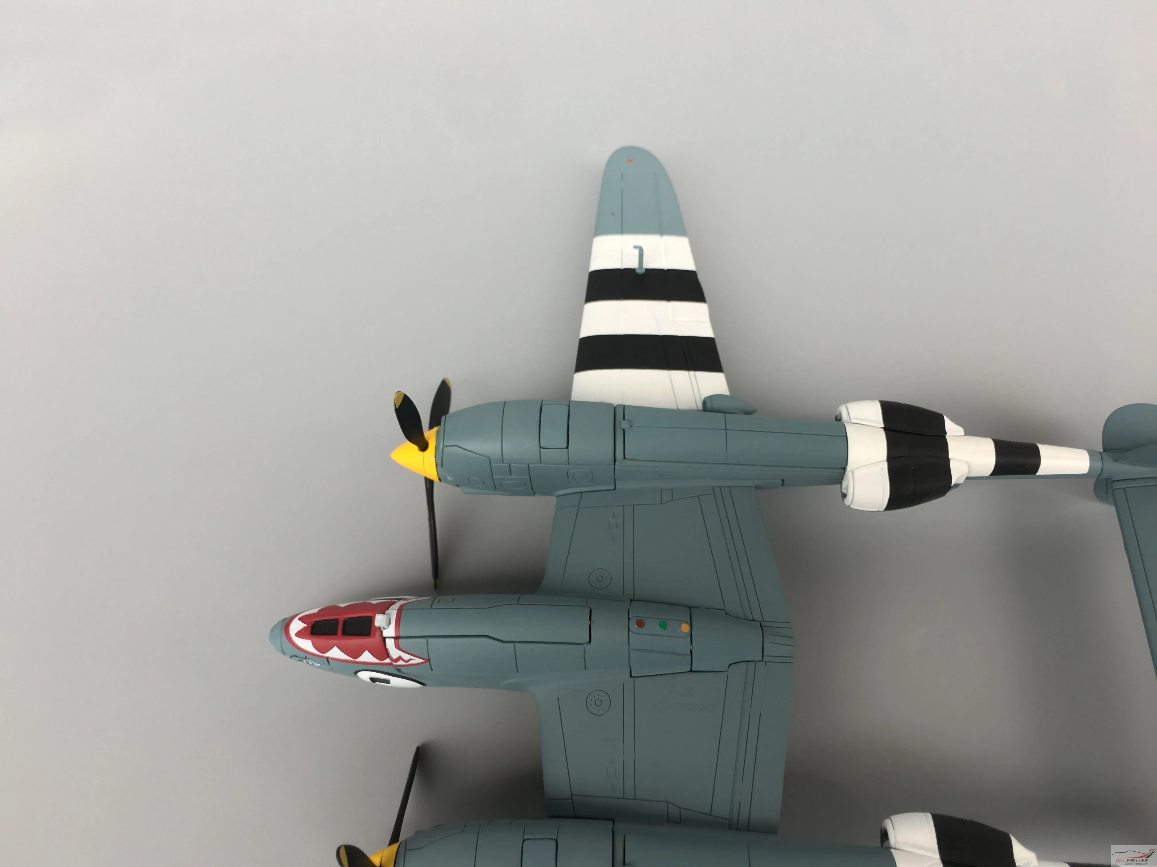 Изысканные 1/72 нам P-38 Истребитель модель Recce Нормандии посадки кампании сплав Коллекционная модель