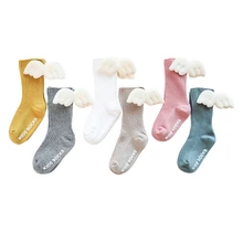 Носки с крылом ангела для маленьких девочек, высокие носки для малышей, хлопковые нескользящие носки для новорожденных, однотонные гетры для малышей, детские носки для девочек