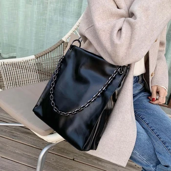 

Autumn&winter French Soft Leather Shoulder Bag 2020 Wild Messenger Bag Fashion Chain Wide Shoulder Strap Portable Bag Bucket Bag