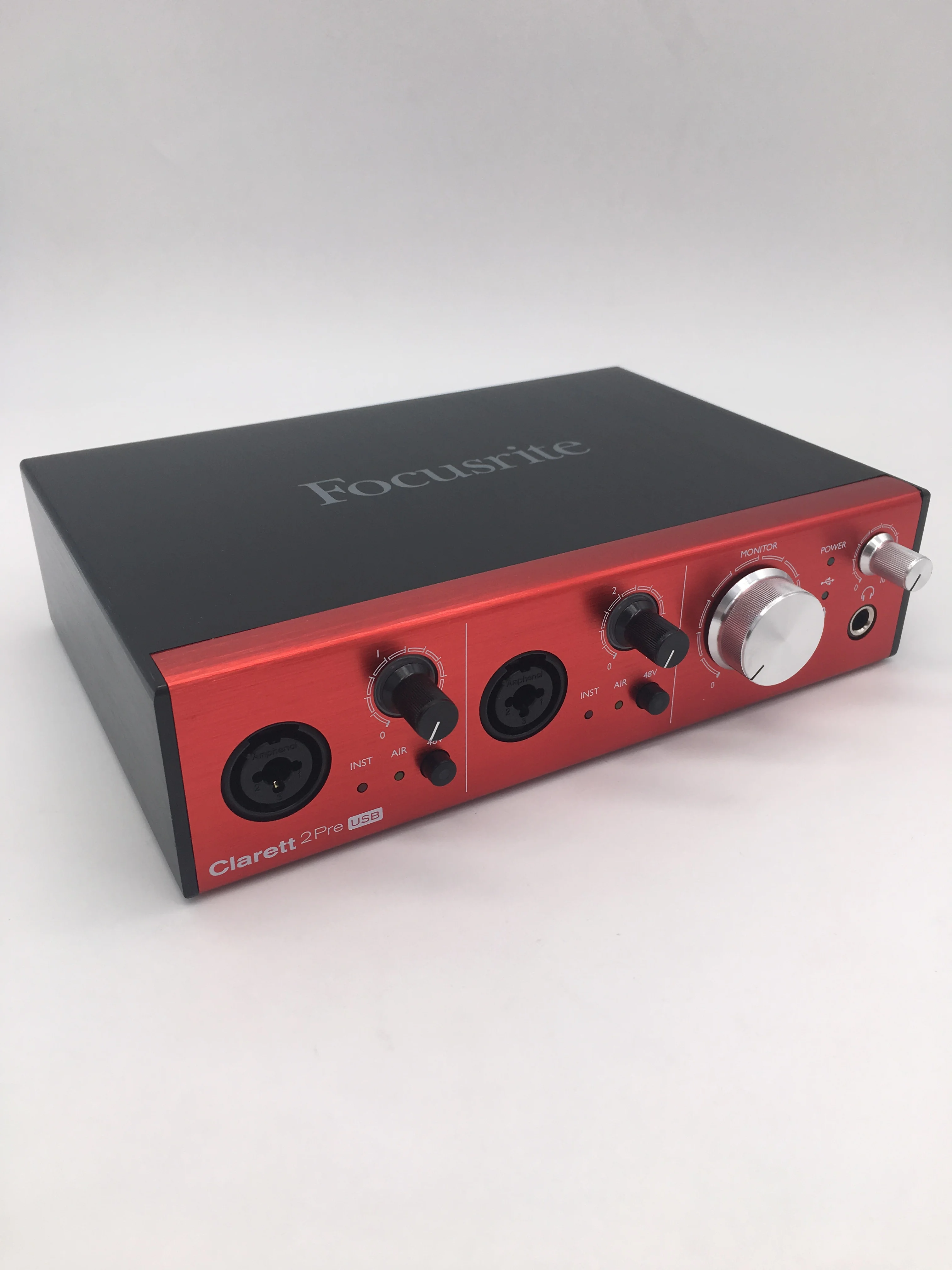 

Focusrite Clarett 2Pre USB recording sound card 10 in 4 out audio interface for recording music arranging