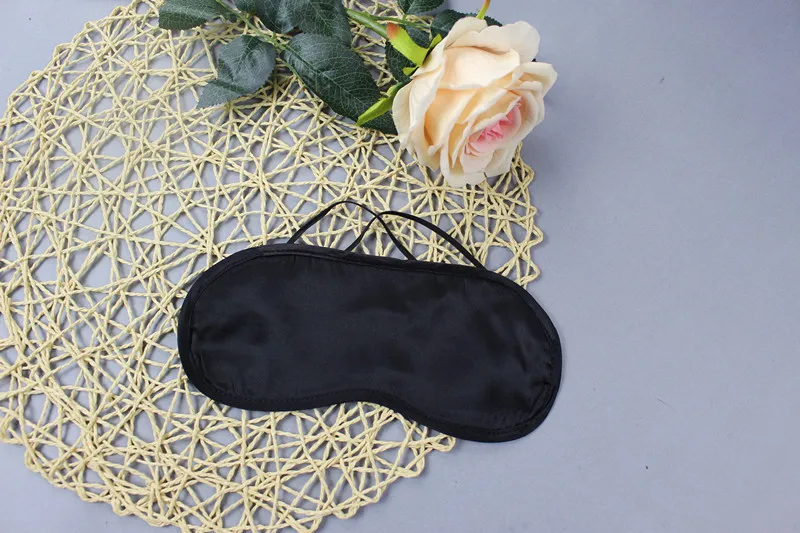 

Mulberry Eyes Eye Patch Silk Eye Mask Care Silk Three Layer Shade Black And White with Pattern